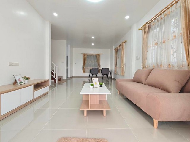 ขาย หมู่บ้านคุณาสิริ  บ้านแฝดสไตล์บ้านเดี่ยว สวยจัดเต็ม 3.49 ลบ. ฟรีโอน