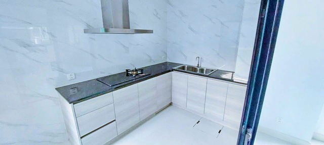 APLบ้านทับช้าง 2.5 กม. ย่านคนรวยพันล้าน  รักสัตว์  กรุงเทพกรีฑาใหม่ ทาวน์โฮม 3ชั้น หลังมุม 35ตร.วา. 240ตร.ม. 3นอน  ไบรท์ตัน คอลเลจ  600 ม