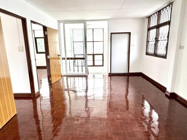 ให้เช่าบ้านเดี่ยว 2 ชั้น หลังมุม พื้นที่ 405 ตรม. สุทธิสาร ลาดพร้าว 48 ใกล้ MRT ภาวนา เหมาะทำโฮมออฟฟิศ