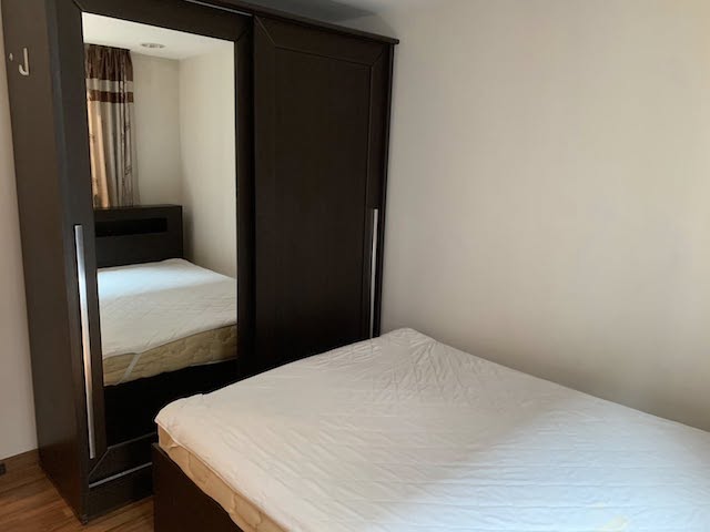 Zenith Place Sukhumvit 42 convenient safe quiet 6th floor BTS Ekkamai