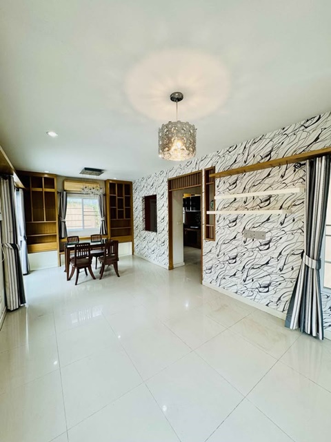 วงเวียนพระราม 5 1.5 กม.​ 3นอน บ้านเดี่ยว 2 ชั้น  ให้เช่า  2น้ำ​ ราชพฤกษ์-พระราม5 71ตร.วา 181ตร.ม.​อนุบาลเด่นหล้า  3.7 กม.​  4แอร์