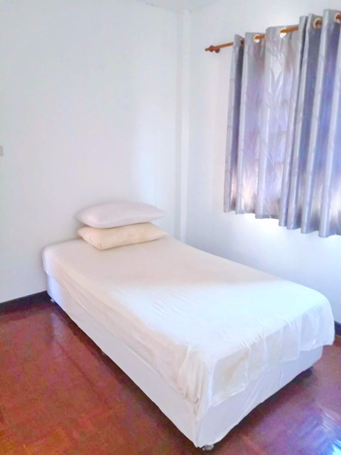 บ้านเดี่ยว ถนนกาญจนวนิช เซ็นทรัล หาดใหญ่ 5 กม บิ๊กซี หาดใหญ่2 1.2 กม.ใหญ่มาก 92ตร.วา 202ตรม. 4นอน 3น้ำ . ม.อ. หาดใหญ่ 3.5 กม.