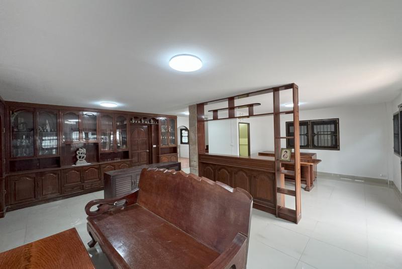 บ้านให้เช่า ตกแต่งใหม่ มบ.เมืองเอก BIG HOUSE for RENT near Rangsit universty and little kid school