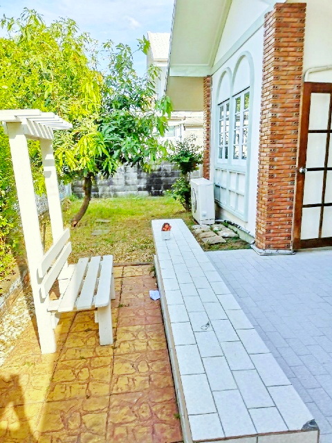 บ้านเดี่ยวชั้นเดียว 55 ตร.วา.220 ตร.ม.แม็คโคร แจ้งวัฒนะ 1.5 กม.ติดถนนใหญ่ รร.นานาชาติกรุงเทพ 1.3 กม.เงียบ สงบ 3 นอน 2 น้ำ