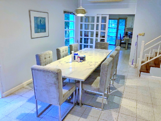 เขาตะเกียบ 2กม. โลตัส หัวหิน 700ม.ทาวน์โฮมหรูสไตล์รีสอร์ท 3 ชั้น หัวมุม 24 ตร.วา.4 นอน  จัดเต็มเฟอร์  วิวสระว่ายน้ำ วังไกลกังวล 4.1 กม.