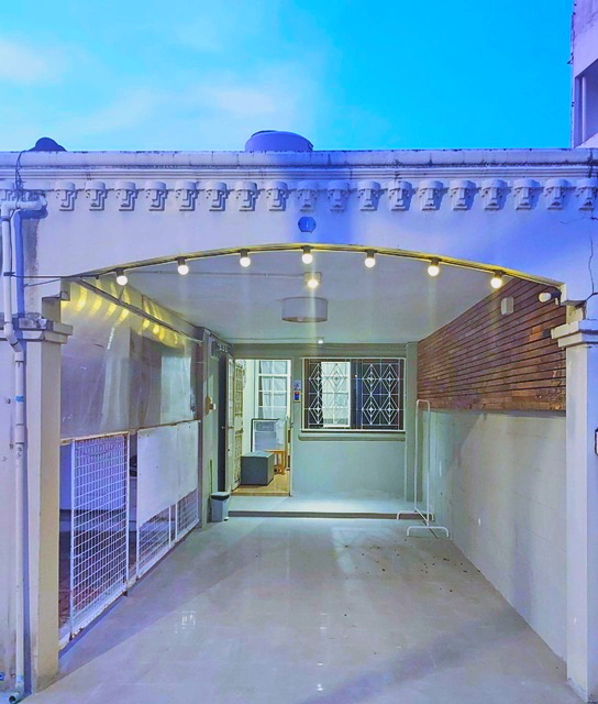 รร.นานาชาติเฮดสตาร์ท 700 ม.2 นอน เมืองภูเก็ต เซ็นทรัล ภูเก็ต 400 ม.ให้เช่าทาวน์เฮาส์ 18 ตร.วา.72 ตร.ม.  1 น้ำ เฟอร์  รพ.กรุงเทพภูเก็ต 750 ม.