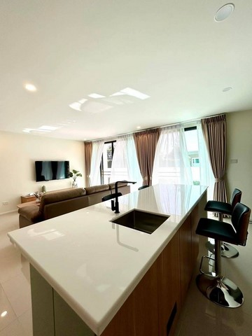 บ้านสร้างใหม่ ใจกลางเมือง ใกล้นิมมาน โซนสุเทพ