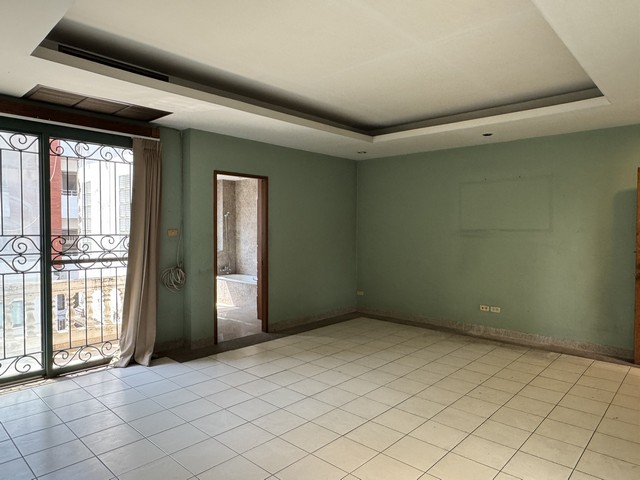 ขายทาวน์โฮม4.5ชั้น 35 ตร.ว. ย่านสุุขมวิท71ซอยปรีดีพนมยงค์ 14 ใกล้ทางด่วนBTSพระโขนง