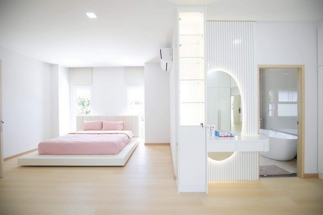 พูลวิลล่าหลังใหญ่ 3 ชั้น สร้างใหม่สุดหรู น้ำไม่ท่วม สารภี