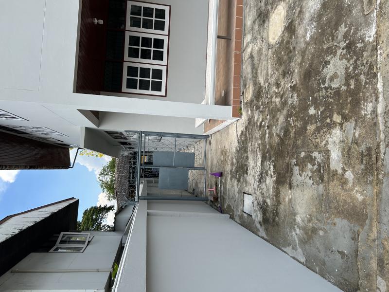 บ้านเดียว2ชั้นปรับปรุงใหม่ 100วา4นอน 3น้ำ 1ห้องแม่บ้าน2ห้องอเนกประสงค์ 1ห้องทำงาน แอร์  4 ตัวมีม่านกันแสงยูวีมีที่จอดรถกว้างขวาง ถนนลาดพร้าว