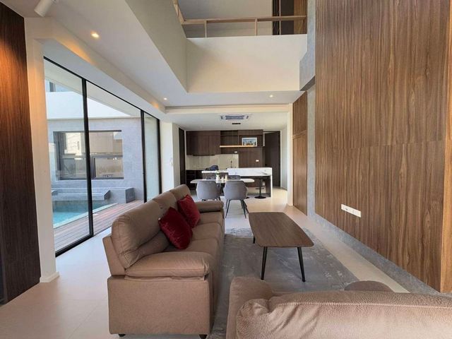 เปิดจองแล้ว! ราคาเริ่มต้น 10.5 ลบ. #โซนหางดง #Modern Pool Villa 4 นอน 5 น้ำ มีเพียง 2 หลังเท่านั้น #พร้อมเข้าอยู่