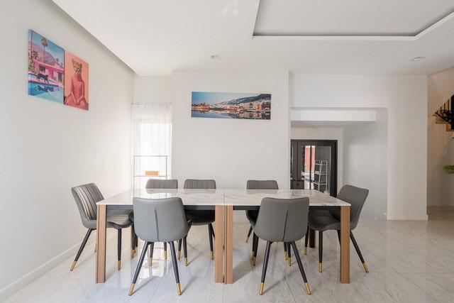 ให้เช่าทาวน์โฮม 3 ชั้น เล่นระดับ ซอยสุขุมวิท 36 ย่านพระราม 4 ใกล้  BTS ทองหล่อ