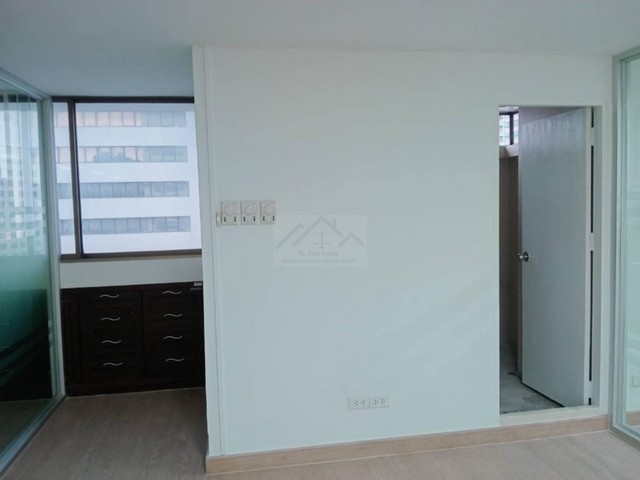 ให้เช่าพื้นที่สำนักงาน ขนาด 195 ตรม อาคารอมรพันธ์ 205 ทาวเวอร์ 2 (AMONPAN TOWER 2)  รีโนเวทใหม่ สวยงาม พร้อมใช้ ใกล้ MRT สถานีศูนย์วัฒนธรรม