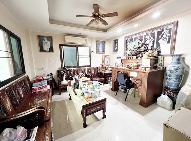 ให้เช่า บ้านเดี่ยว 128 ตารางวา ทำโฮมออฟฟิศได้ ใกล้ MRT สุทธิสารเพียง 200 เมตร