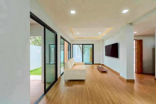 โซนสารภี เปิดจองด่วน! 4.59 ลบ. #พูลวิลล่า 3 ชั้น #สร้างใหม่ เหลือเพียง 1 หลังเท่านั้น พร้อมสระว่ายน้ำส่วนตัว + Living Double Space สุดหรู