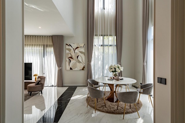 ให้เช่า ขาย บ้านหรูแซงค์ รอยัล กรุงเทพกรีฑา มีลิฟท์ส่วนตัว