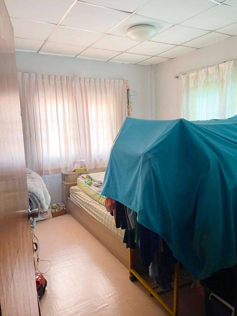 ???? บ้านเดี่ยวมือสอง ทำเลดี พร้อมเข้าอยู่ ราคาโดนใจ! 3 ห้องนอน | 2 ห้องน้ำ | ห้องครัว + ห้องนั่งเล่น ที่จอดรถหน้าบ้านได้ 2 คัน