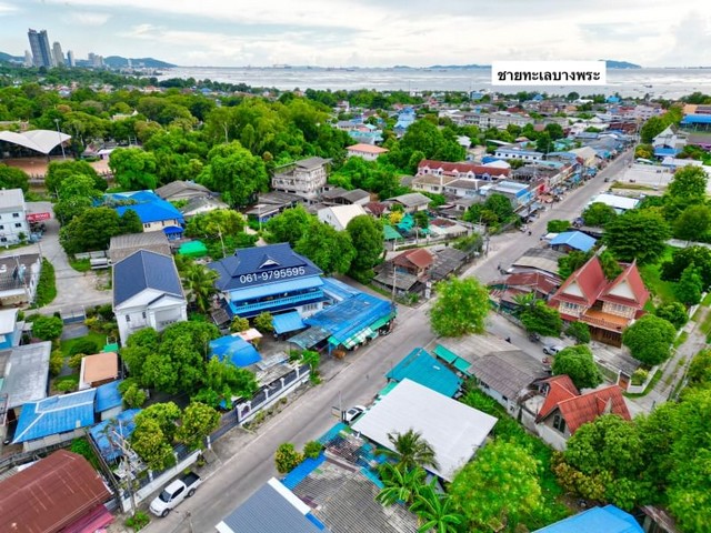 ที่ดินพร้อมสิ่งปลูกสร้าง ใกล้ชายทะเลบางพระ ทำเลดี ติดถนนสาธารณะ FP-C0345