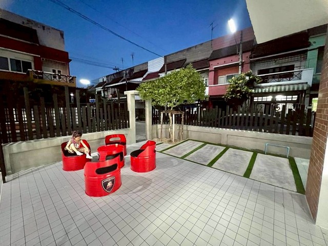 LV53127 ขาย บ้านแฝด หมู่บ้านชมฟ้า วรางกูล รังสิต-คลอง2 ทำเลดี เชื่อมต่อ ถ.ลำลูกกา ถ.รังสิต-องครักษ์ ใกล้ รร.โชคชัย รังสิต