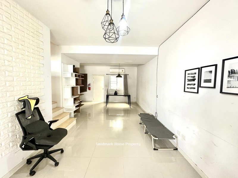 LM25-0041 ขายทาวน์เฮ้าส์ 2 ชั้น พฤกษาวิลล์ 84 พหลโยธิน ใกล้รถไฟฟ้าสายสีแดง เนื้อที่ 19.8 ตรว 3นอน 2น้ำ