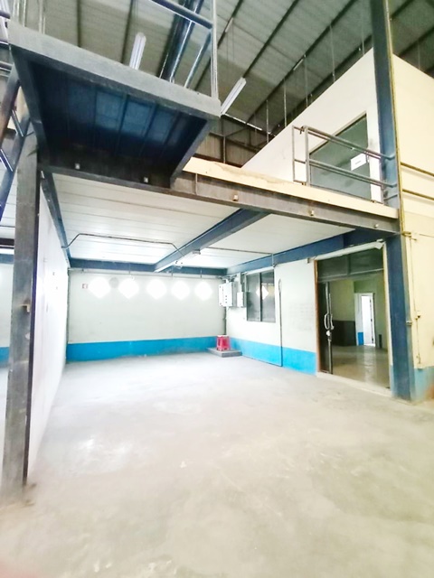 ซีเจ บางน้ำจืด 2.0 กม. ให้เช่า-ขายโกดัง เกือบไร่ สำนักงาน 2 ชั้น 5 นอน เเคราย สะอาด โปร่ง ทันสมัย อากาศดี ม.ธนบุรี 8.1 กม.1,156 ตร.ม.