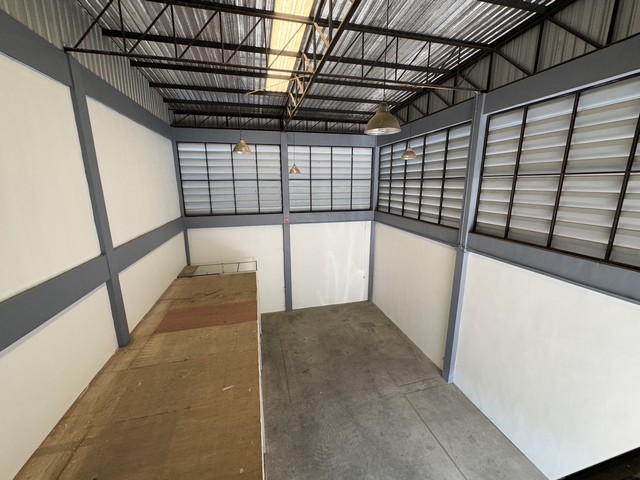 ให้เช่าโกดังและออฟฟิศ 2 ห้อง ที่ดิน 60 ตารางวา กระทุ่มล้ม พุทธมลฑลสาย 4