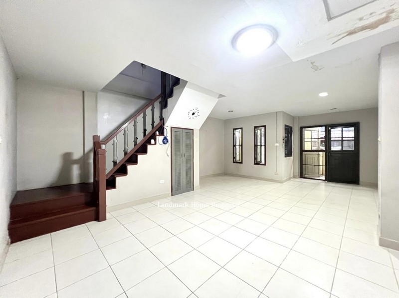 LM25-0005 ขายทาวน์เฮ้าส์ 2 ชั้น กรีนวิลล์ สายไหม หทัยราษฎร์ ทำเลดี ติดแมคแวลู่ เนื้อที่ 20 ตรว 3นอน 2น้ำ