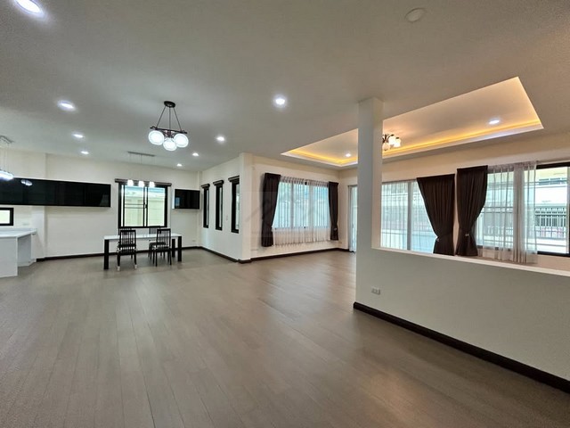 ขายบ้านเดี่ยว 2 ชั้น 104 ตรว. ลาดพร้าว 101 ใกล้ MRT สถานีลาดพร้าว 101 บ้านสร้างเอง สวยน่าอยู่ พร้อมเฟอร์