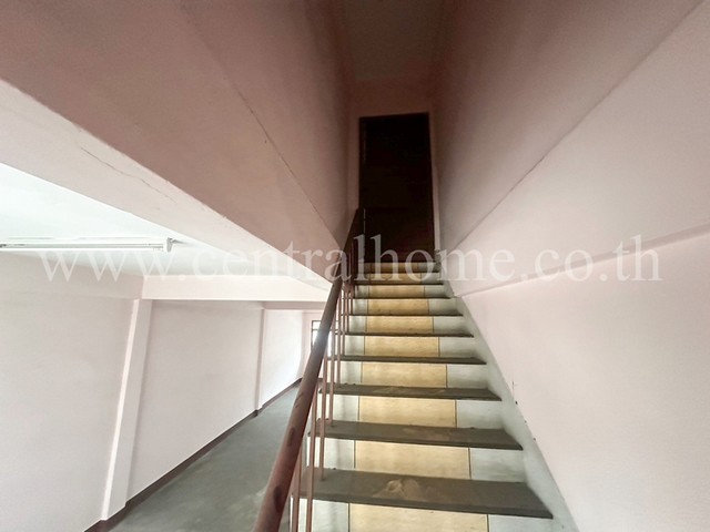 P1 อาคารพาณิชย์ 2 คูหา ซอยนาทอง รัชดาภิเษก 7 ใกล้ MRT ศูนย์วัฒนธรรม