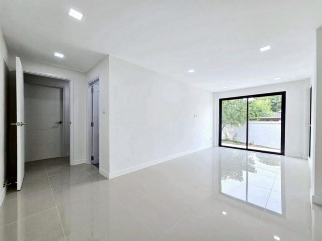 บ้านสวย ทำเลดี รีโนเวทใหม่ มี 2 หลัง โซนแม่เหียะ