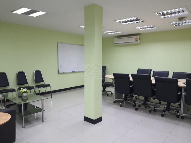 ให้เช่าอาคารพาณิชย์ 5 ชั้น + ชั้นดาดฟ้า มีลิฟท์ 1,080 ตรม. ซอยรัชดาภิเษก 22 ใกล้ MRT รัชดาภิเษก