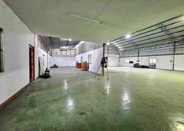 ขายโกดังพร้อมอาคารพักอาศัย บนเนื้อที่​  333​  ตรวโกดังมีขนาดพื้นที่​  408​ ตรม มีออฟฟิต​ 2​ ชั้น​