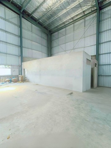 ให้เช่าโรงงานผังม่วงเข้มชลบุรี พื้นที่ม่วงเข้ม พื้นที่ใช่สอย   2,420  ตรม  สามารถทำการผลิตประเภท