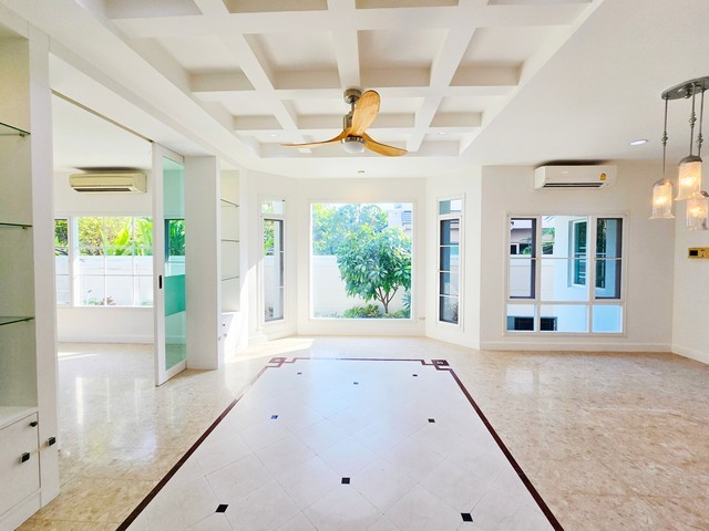 บ้าน ลดาวัลย์ สาทร ราชพฤกษ์ 4ห้องนอน4น้ำ 29000000 THB ไม่ไกลจาก - น่าอยู่ใกล้สิ่งอำนวยความสดวก