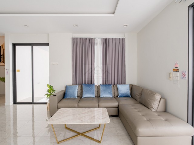 ให้เช่าโฮมออฟฟิศ 3 ชั้น 240 ตรม 5 ห้องนอน ย่านทองหล่อ พระราม 4 ซอยสุขุมวิท 36 Minimall Style เรียบหรู FULL เฟอร์นิเจอร์ ใกล้ BTS ทองหล่อ