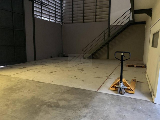 ให้เช่าโกดังพร้อมออฟฟิศ ขนาด 400 ตรม. ลาดพร้าว 101 โยธินพัฒนา3 ใกล้เลียบด่วน