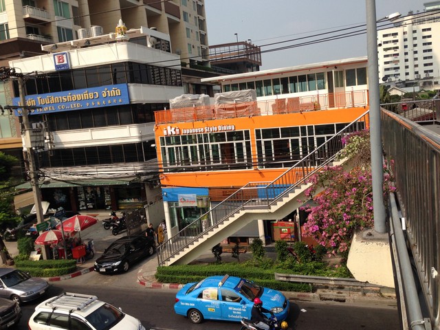 M86ให้เช่าพื้นที่ชั้น1และชั้น 2 พร้อมดาดฟ้า ปากซอยนราธิวาสฯ 4 เหมาะทำร้านอาหาร คลินิก ฯลฯ มีตลาดและออฟฟิศมากมาย ใกล้รถไฟฟ้าBTSช่องนนทรี