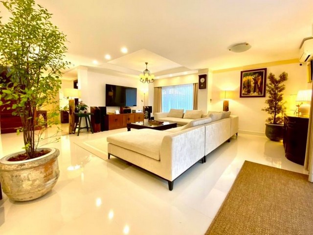 ขายบ้านสุดหรู รีโนเวทใหม่ โซนศรีราชา ออฟชั่นครบ ใกล้แหล่งชุมชน FP-H0370