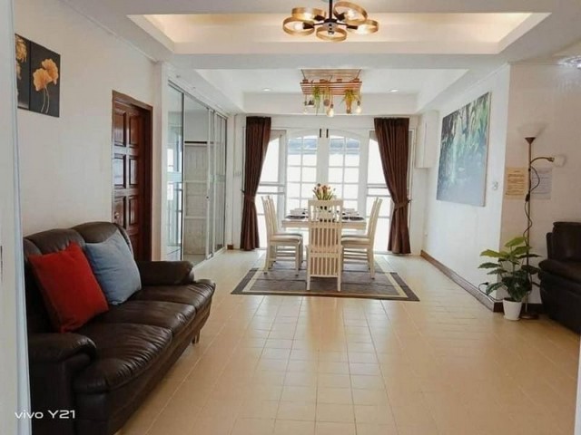 บ้านให้เช่าพัทยา หมู่บ้านแกรนด์คอนโดเทล ทำเลดี ใกล้หาดจอมเทียน FP-H0365