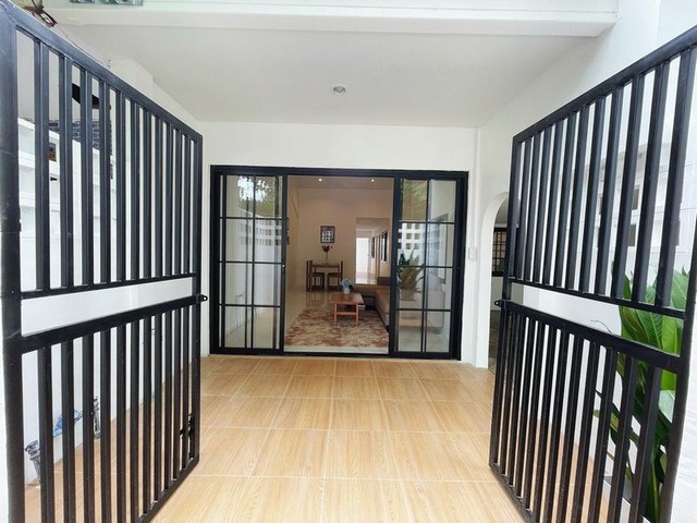 ทาวน์โฮมชั้นครึ่ง รีโนเวทใหม่ ตกแต่งสวย โซนวัดเกตุ