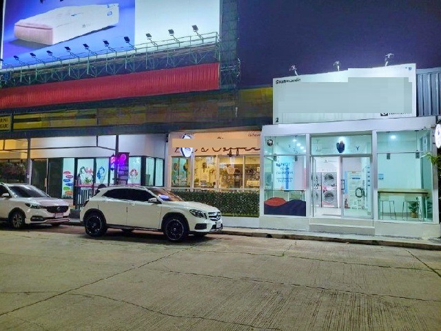 กาญจนาภิเษก ให้เช่า พื้นที่อาคาร 1 ชั้น  25 ตร.ม.ติดป้ายชื่อร้าน  สาย2-3 20ตร.วา.ริมถนนบรม นาชาติคิดส์วิลเลจ 3.6 กม.เปิดร้านอาหาร ร้านค้า