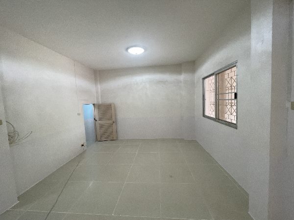 ทาวน์โฮม 2 ชั้น 4 นอน 2 น้ำ หมู่บ้าน กิตตินคร บางปูสมุทรปราการ สมุทรปราการ รวมโอน!!