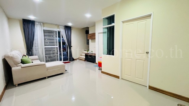 ทาวน์โฮม โกลเด้น ทาวน์ สุขสวัสดิ์ - พุทธบูชา หลังริม พร้อมเข้าอยู่