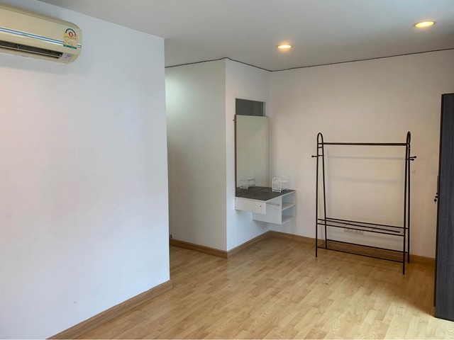 ให้เช่าทาวน์โฮม3ชั้นย่านลาดพร้าวเลียบด่วนประดิษฐ์มนูธรรมใกล้MRTลาดพร้าว71ทาวน์อินทาวน์