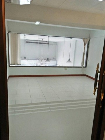 ให้เช่าอาคารพาณิชย์4.5ชั้น300ตรม.ย่านศรีนครินทร์ริมถนนศรีนครินทร์ ใกล้MRTสวนหลวง,MRTศรีอุดม พาราไดซ์ ข้างสำนักงานที่ดิน