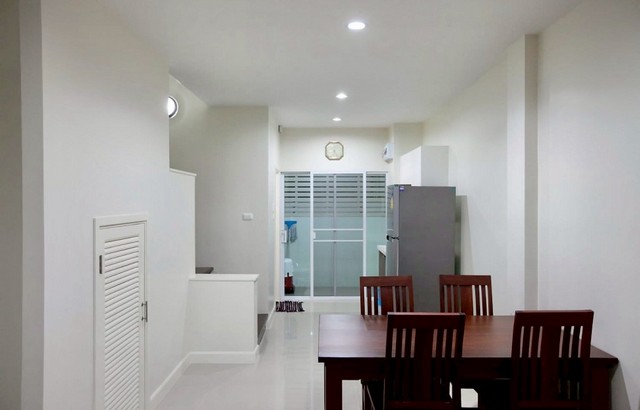 LV53132 ให้เช่า ทาวน์เฮ้าส์ ขนาด 3 ชั้น นลิน อเวนิว รามคำแหง NALIN AVENUE RAMKHUMHAENG ใกล้ ทางด่วนวงแหวนตะวันออก