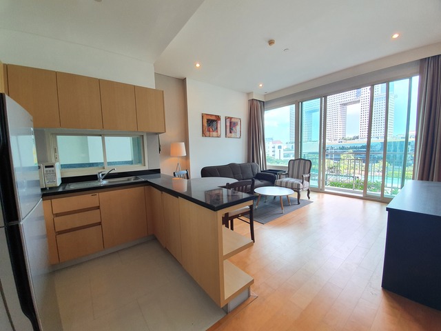 Spacious 1-Bedroom Condo on a Low Floor with a Stunning Swimming Pool View at Wind Ratchayothin