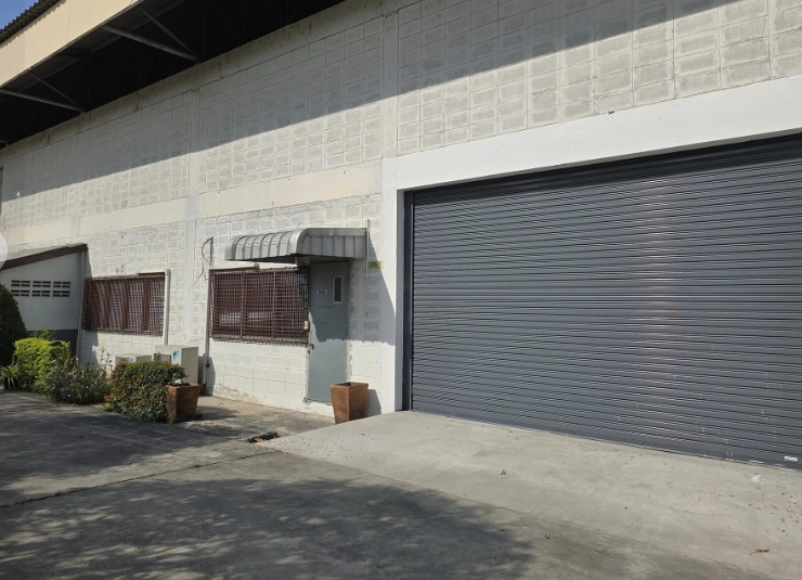 ให้เช่าโกดัง  250 และ 500 ตรม ซ.ห้วยกะปิ16 อ.เมือง ชลบุรี (หลังตลาดจตุจักร)