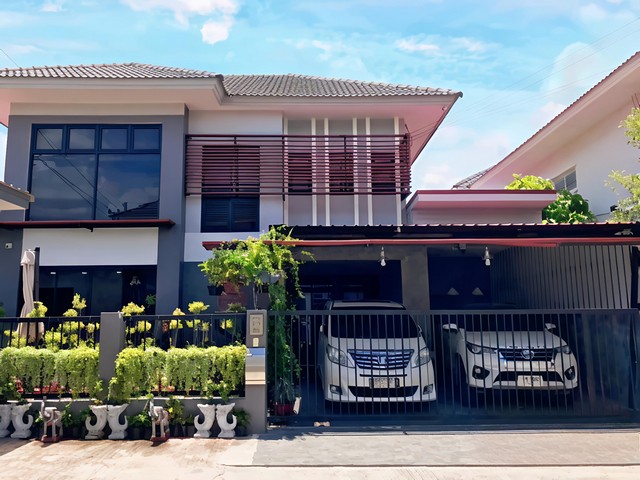 หมู่บ้านลลิลแลนซีโอคลิป บ้านสวยตกแต่งภายในใหม่อย่างดี บนเนื้อที่ 56.7 ตรว. 3 นอน 3 น้ำ 2 จอดรถ