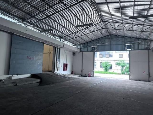 MT164 เช่า โกดังขนาดใหญ่ ติดถนนเทพารักษ์ ติดรถไฟฟ้าสายสีเหลืองสถานนีทิพวัลและศรีเทพา เดินทางสะดวก